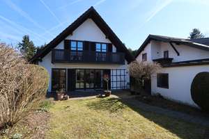 Ruhig gelegene Doppelhaushälfte in Waldperlach