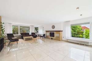 Wohnen ohne Kompromisse! 310 qm Wohnfläche, 10 Zimmer, Garten, Garage, Vollkeller und PV in Destedt! – Schulstraße 2, 38162 Cremlingen – Vorschaubild 2