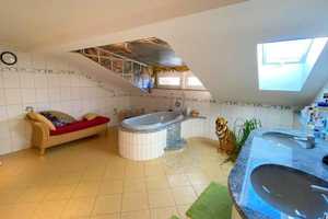 Landhaus-Villa freistehende mit 285 m² Nutzflächen, Grundstück, 1.181 m², Sauna, Kachelofen, Garage – Garmisch-Partenkirchen (Kreis) – Vorschaubild 24