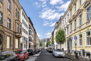 Altbau Maisonettewohnung mit eigenem Garten