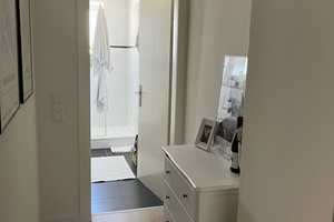 Im beliebten Zooviertel! Freiwerdende, komplett modern möblierte 2 Raum Wohnung  mit Balkon – Mülheimerstraße xx, 40239 Düsseldorf – Vorschaubild 7