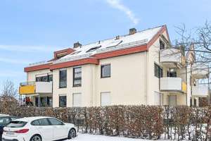 Gepflegte 2‑Zimmer‑Eigentumswohnung mit Balkon und Garage in Fürth / Schwand