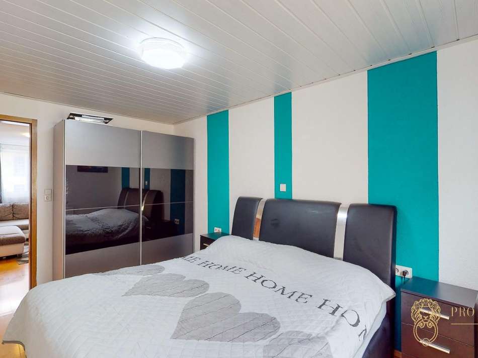 1.OG: Schlafzimmer 1