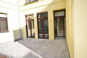 Modernes 3-Zi-Stadthaus mit Dachterrasse im begrünten Innenhof – Klosterstraße 140, 40211 Stadtmitte, Düsseldorf – Vorschaubild 1