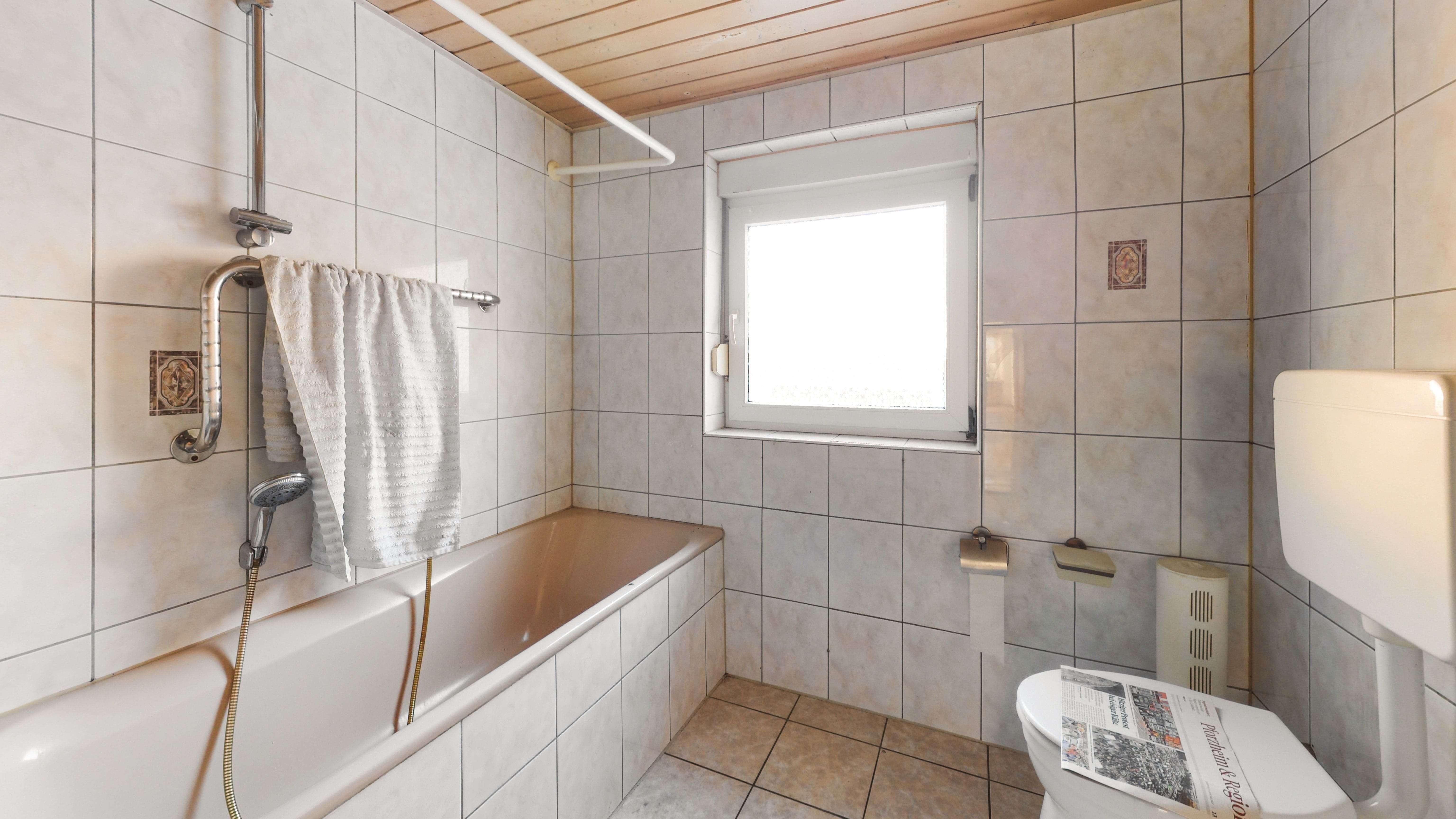 Immobilie in Sulzfeld - Zweifamilienhaus im Ortskern von Sulzfeld! - Bild 1