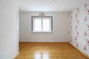Tolles Reihenmittelhaus mit Terrasse und Carport in zentraler Lage – Die vollständige Adresse der Immobilie erhältst du vom Anbieter., 8056 Schedewitz/Geinitzsiedlung, Zwickau – Vorschaubild 3