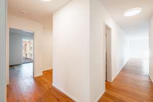Barrierearme 4 Zimmer-Wohnung mit Traum-Balkon – Die vollständige Adresse der Immobilie erhältst du vom Anbieter., 23552 Innenstadt, Lübeck – Vorschaubild 2