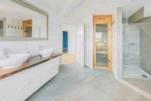 Stilvolle 3,5-Zimmer-DG-Wohnung mit Sauna, Kamin und Stellplatz in zentraler Stuttgarter Lage – Die vollständige Adresse der Immobilie erhältst du vom Anbieter., 70180 Lehen, Stuttgart – Vorschaubild 4