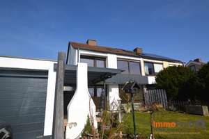 Familienfreundliche Doppelhaushälfte mit Garten, Garage und Dachgeschoss ausbaufähig in guter Lage – Die vollständige Adresse der Immobilie erhältst du vom Anbieter., 86343 Königsbrunn – Vorschaubild 1