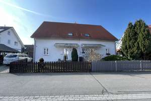 Familienfreundliche Doppelhaushälfte mit gemütlichem Garten in ruhiger Lage – Die vollständige Adresse der Immobilie erhältst du vom Anbieter., 4519 Rackwitz – Vorschaubild 1