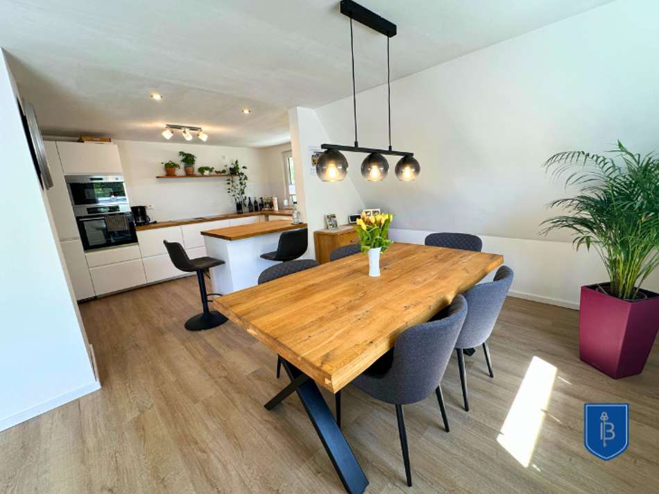 Küche und Esszimmer