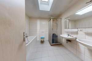 Property thumbnail 36