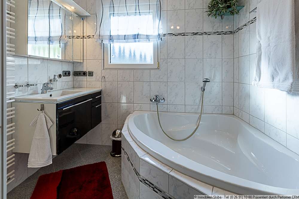 Immobilie in Schuld - Sehr gepflegtes Haus mit Weitblick in die Natur oberhalb von Schuld/Ahr - Bild 1