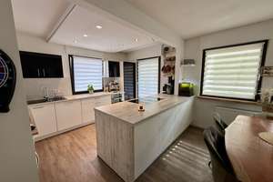 Modernisiertes 3FH mit Gartenidylle und Pool in Haueneberstein 