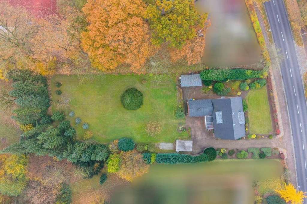 Immobilie in Fockbek - Provisionsfrei* Großzügiges familienfreundliches Zweifamilienhaus mit großem Garten in zentraler Lag - Bild 1