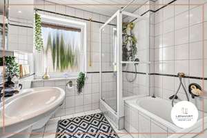 **Geräumige Doppelhaushälfte in Neusäß-Westheim*2 separate Wohnungen*Einzelgarage und Stellplatz** – Die vollständige Adresse der Immobilie erhältst du vom Anbieter., 86356 Neusäß – Vorschaubild 10