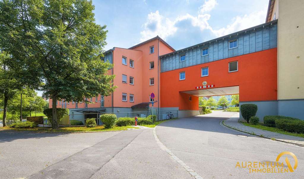 Immobilie in Nittendorf - 2-Zimmer-Wohnung mit Tiefgarage und Aufzug zu verkaufen. - Bild 1