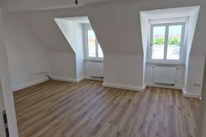 Neu renovierte DG-Wohnung mit Einbauküche – Peter-Henlein-Str. 32, 90443 Steinbühl, Nürnberg – Vorschaubild 7
