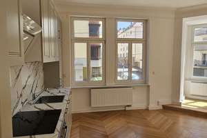 Klassisch-britisch: 3-Zimmer-Wohnung mit Balkon in Stuttgart West – Augustenstraße 88, 70178 Rotebühl, Stuttgart – Vorschaubild 2