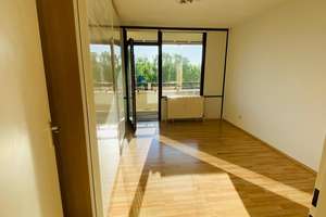 Helle 3-Zimmer-Wohnung mit Einbauküche & Aufzug & West-Loggia in München – 81927 Johanneskirchen, München – Vorschaubild 10