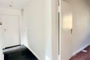 Charmante 2-Zimmer-Wohnung im 1. Obergeschoss mit Potenzial in gepflegtem Altbau – Olbersstraße 51G, 10589 Charlottenburg, Berlin – Vorschaubild 4
