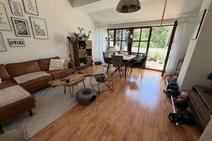 Wunderschöne 2 Zimmer Dachgeschosswohnung im Grünen – Die vollständige Adresse der Immobilie erhältst du vom Anbieter., 81827 Waldtrudering, München – Vorschaubild 2