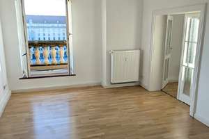 Blick auf den Altmarkt: City-Appartment mit 2 Bädern, Balkon, Lift *EBK möglich* – Altmarkt 6, 1067 Innere Altstadt, Dresden – Vorschaubild 4