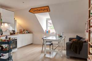 Modernisierte DG-Wohnung am Ringpark — hell, ruhig, mit EBK und Gartenanteil  – Leiblstraße 4, 97072 Altstadt, Würzburg – Vorschaubild 2