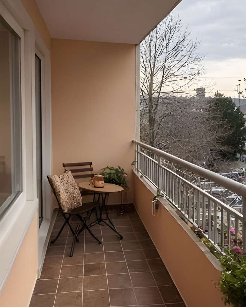 Immobilie in Oberschleißheim - Frisch komplett renovierte 3-Zimmer-Wohnung mit Balkon - ideal für Eigennutzer oder Kapitalanleger - Bild 2