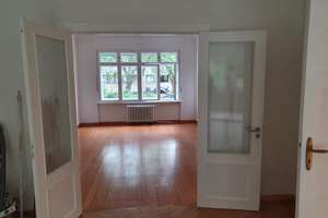 Viel Platz für den Alltag in diesem großzügigen Doppelhaus in Berlin – Franzstr. 9, 12247 Lankwitz, Berlin – Vorschaubild 2