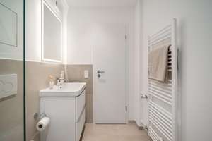 Erstbezug nach Modernisierung: Helle 3-Zimmerwohnung mit Balkon - provisionsfrei & WG-geeignet – Die vollständige Adresse der Immobilie erhältst du vom Anbieter., 81477 Solln, München – Vorschaubild 17