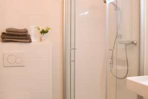 Renovierte helle 2-Zimmer Wohnung mit Blick auf Biebricher Wasserturm // von privat – Feldbergstraße 9, 65187 Biebrich, Wiesbaden – Vorschaubild 12