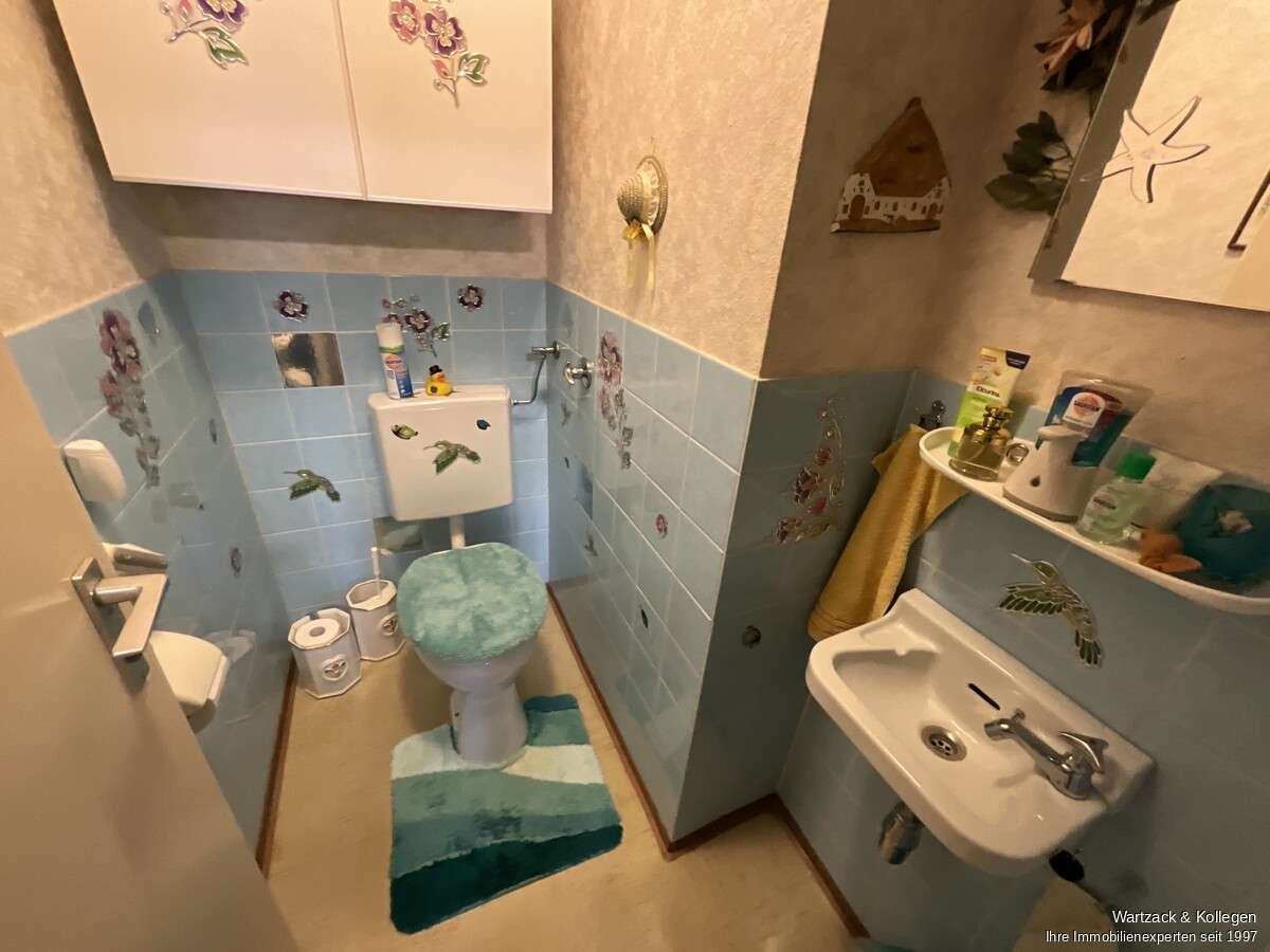 Immobilie in Schwabach - Vermietete 3-Zimmer-Wohnung 
mit Balkon und Garage 
inkl. Traumblick auf Schwabach - Bild 1