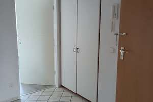 Gepflegte 2-Zimmer Wohnung im 3. OG mit Balkon in Schmölderpark – Urftstr. 250, 41239 Schmölderpark, Mönchengladbach – Vorschaubild 2