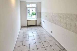 Großzügige, helle 4-Zimmerwohnung + ruhige Hinterhoflage + Balkon + Einbauküche als Option! – Große Diesdorfer Str. 52 c, 39110 Stadtfeld West, Magdeburg – Vorschaubild 3