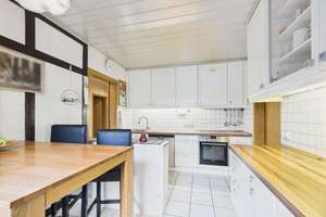 Familienfreundlicher Bungalow mit Vollkeller, Garage und großem Garten im Wolfsburger Speckgürtel – Bergmannskamp 14, 38448 Wendschott, Wolfsburg – Vorschaubild 4
