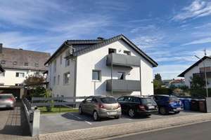 Modernisiertes 5-Parteienhaus mit Neubau-Doppelhaushälfte in ruhiger Lage – Die vollständige Adresse der Immobilie erhältst du vom Anbieter., 63594 Hasselroth – Vorschaubild 2