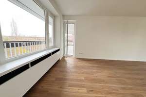 Neues Familien-Zuhause! Modernisierte 4 Zimmer mit Umlaufbalkon, 2 neue Bäder, neuer Boden, Aufzug – Krohstraße 2, 50968 Bayenthal, Köln – Vorschaubild 5