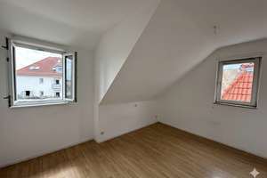 Stuttgart-West: 2-Zimmer-Wohnung im Dachgeschoss – Herderstrasse 3, 70196 Kräherwald, Stuttgart – Vorschaubild 5