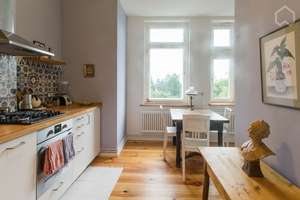 CHARMANTE HELLE ALTBAUWOHNUNG MIT SÜDBALKON, STELLPLATZ UND SPITZBODEN IN LICHTERFELDE – Die vollständige Adresse der Immobilie erhältst du vom Anbieter., 12209 Lichterfelde, Berlin – Vorschaubild 6
