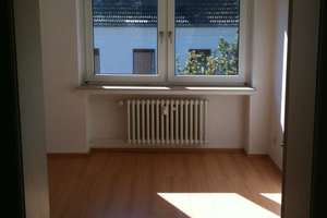 Alltagstaugliche 4-Zimmer-Wohnung in Krefeld – Die vollständige Adresse der Immobilie erhältst du vom Anbieter., 47803 Inrath/Kliedbruch, Krefeld – Vorschaubild 5