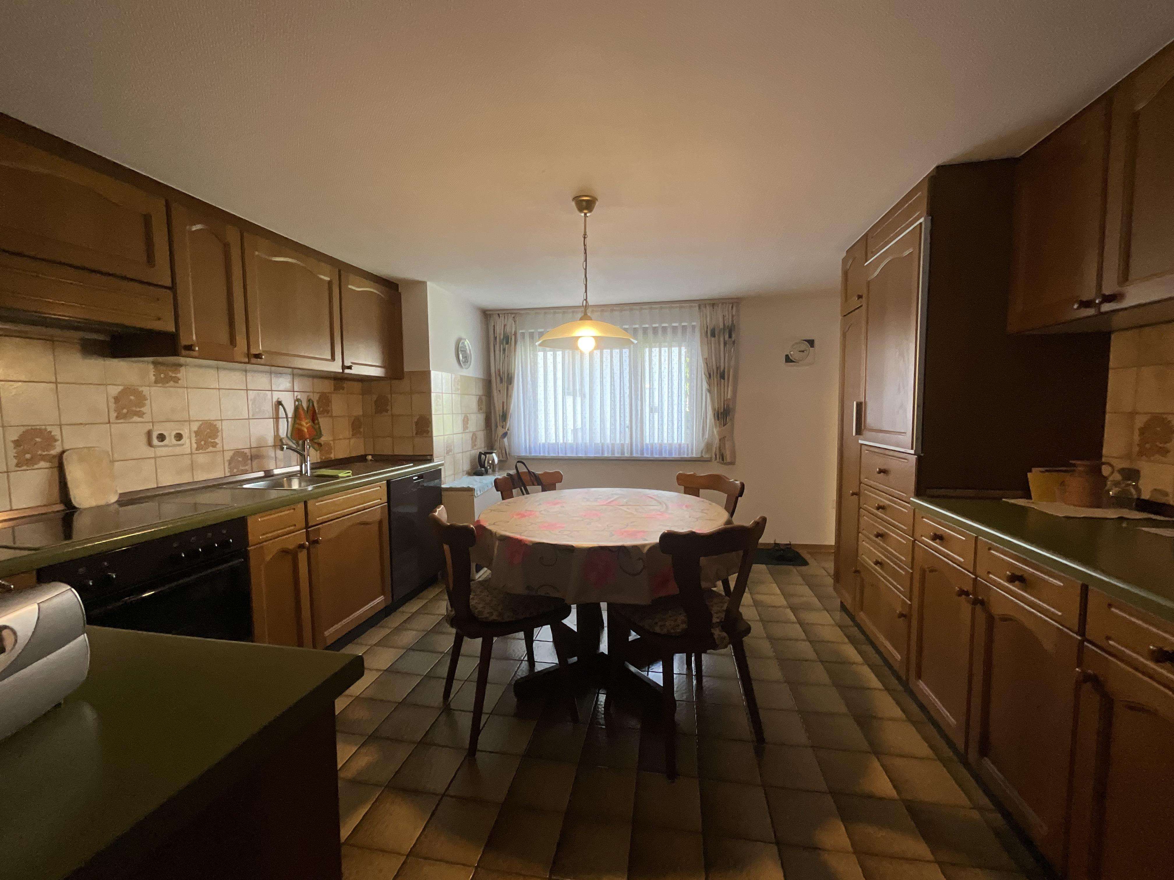 Immobilie in Bühlertal - Solide Substanz, viel Raum, großer Garten - machen Sie daraus Ihr Zuhause - Bild 1