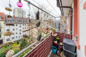 Frankfurt-Ostend: Gepflegte 4-Zimmer-Maisonettewohnung im historischen Altbaucharme - direkt an der  – 60314 Ostend, Frankfurt am Main – Vorschaubild 7