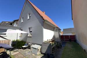 Vermietetes EFH mit zusätzlicher Bebaubarkeit in zweiter Reihe in Waghäusel-Wiesental – Die vollständige Adresse der Immobilie erhältst du vom Anbieter., 68753 Waghäusel – Vorschaubild 2