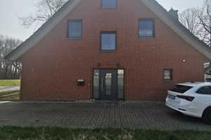 Ruhig gelegenes Zweifamilienhaus mit großem Garten in Löhne-Mennighüffen zu verkaufen. – Herford (Kreis) – Vorschaubild 1