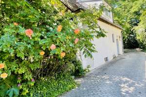 Sanierungsobjekt: Einfamilienhaus auf Südgrundstück! Nähe BMW in ruhiger Anwohnerstraße – Die vollständige Adresse der Immobilie erhältst du vom Anbieter., 80935 Lerchenau-Ost, München – Vorschaubild 1