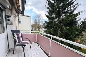 Frankfurt-Nied: Gut geschnittene 3-Zimmer-Wohnung mit Balkon!