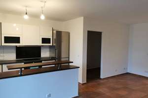 Gepflegte 2,5-Zimmer-EG-Wohnung mit komplett ausgestatteter Küche, Garten und TG-Stellplatz – Lohstraße 49b, 45359 Bedingrade, Essen – Vorschaubild 3