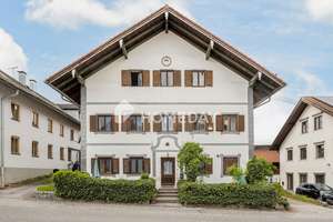 Seltene Gelegenheit für Liebhaber historischer Immobilien - Denkmalgeschütztes Bauernhaus  – Die vollständige Adresse der Immobilie erhältst du vom Anbieter., 82549 Königsdorf – Vorschaubild 1