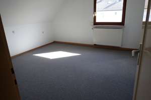 ZWEIFAMILIENHAUS MIT GARAGE UND GROSSER SCHEUNE-IDEAL GEEIGNET FÜR BAUTRÄGER – ATTRAKTIVER STANDORT – Lutherstraße 23, 72770 Betzingen, Reutlingen – Vorschaubild 8